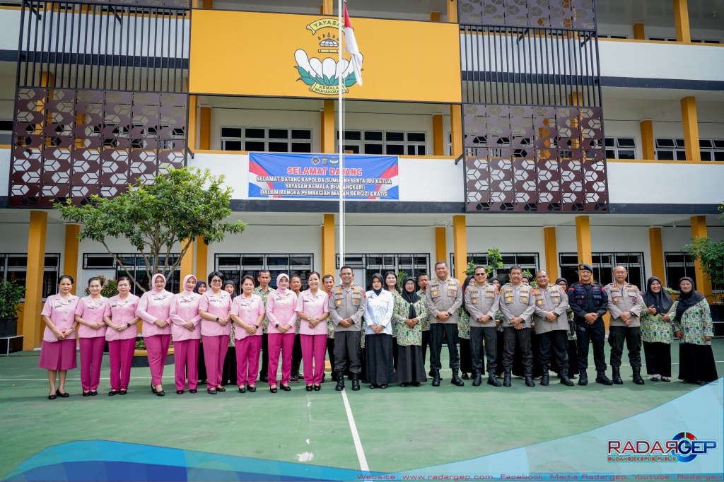 Dukung Program Makan Bergizi Gratis, Kapolda Sumut Hadiri Operasional SPPG dan Salurkan Menu Sehat ke SD Kemala Bhayangkari I